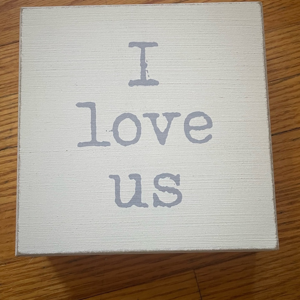 Gray and White 'I Love Us' Wall Decor